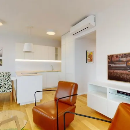 Stylish With Stunning View Possibility Of Parking Apartment
