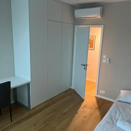 Stylish With Stunning View Possibility Of Parking Apartment *