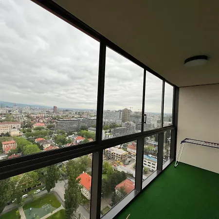 Apartment Stylish With Stunning View Possibility Of Parking *